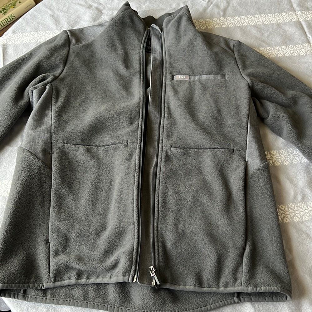 Figs on Shift fleece jacket size M